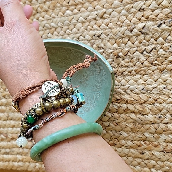 Bracelets - Picture 3 of 4